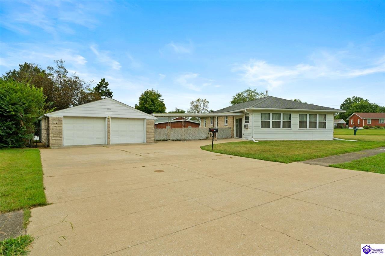 1235 Deering Lane photo 3