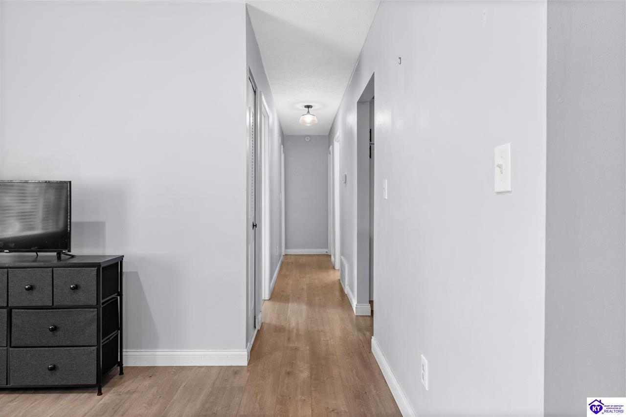 806 Yates Drive photo 18