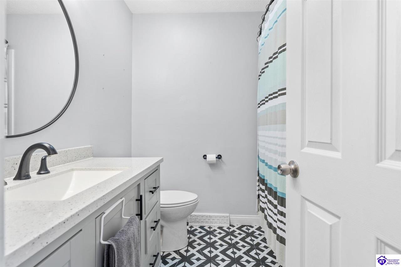 806 Yates Drive photo 20