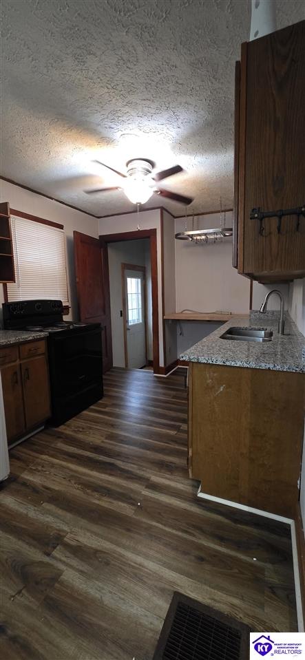 304 Brown Street photo 4